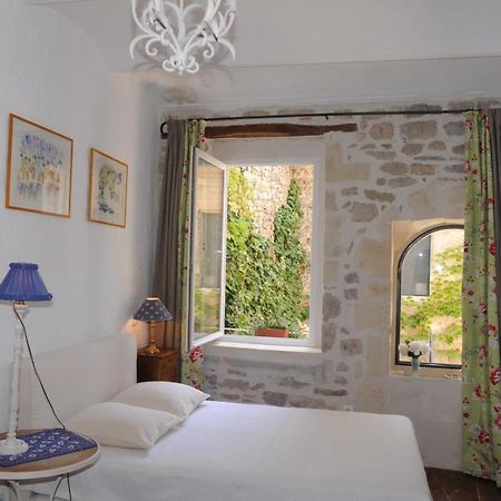 Bed And Art Bed and Breakfast Calvisson Habitación foto