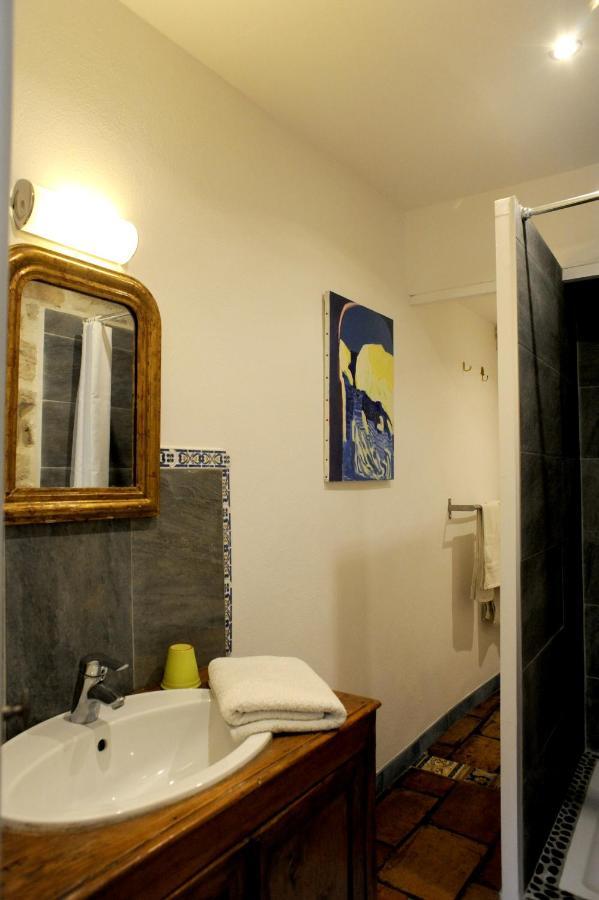 Bed And Art Bed and Breakfast Calvisson Habitación foto